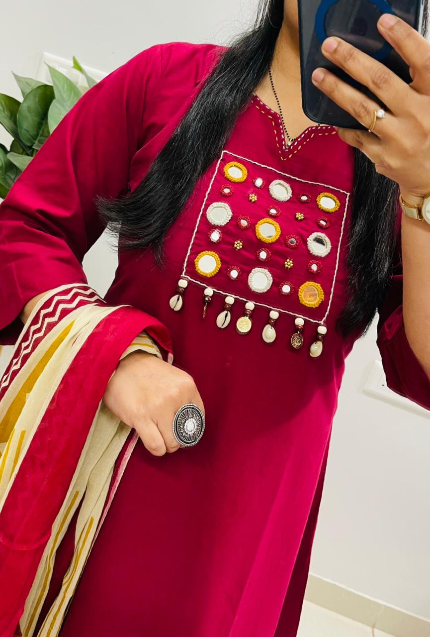 Maroon Kurta Pant Set with Printed Dupatta for Women | Elegant Ethnic Wear - Image 9