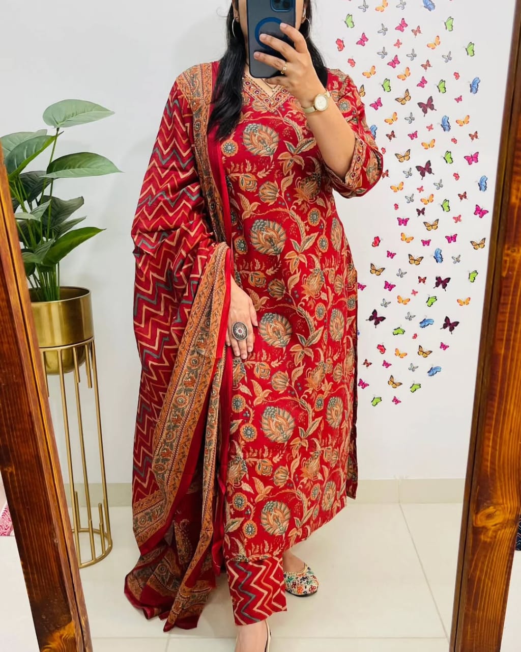 Red Printed Kurta Pant Set with Dupatta for Women | Festive & Daily Wear - Image 3